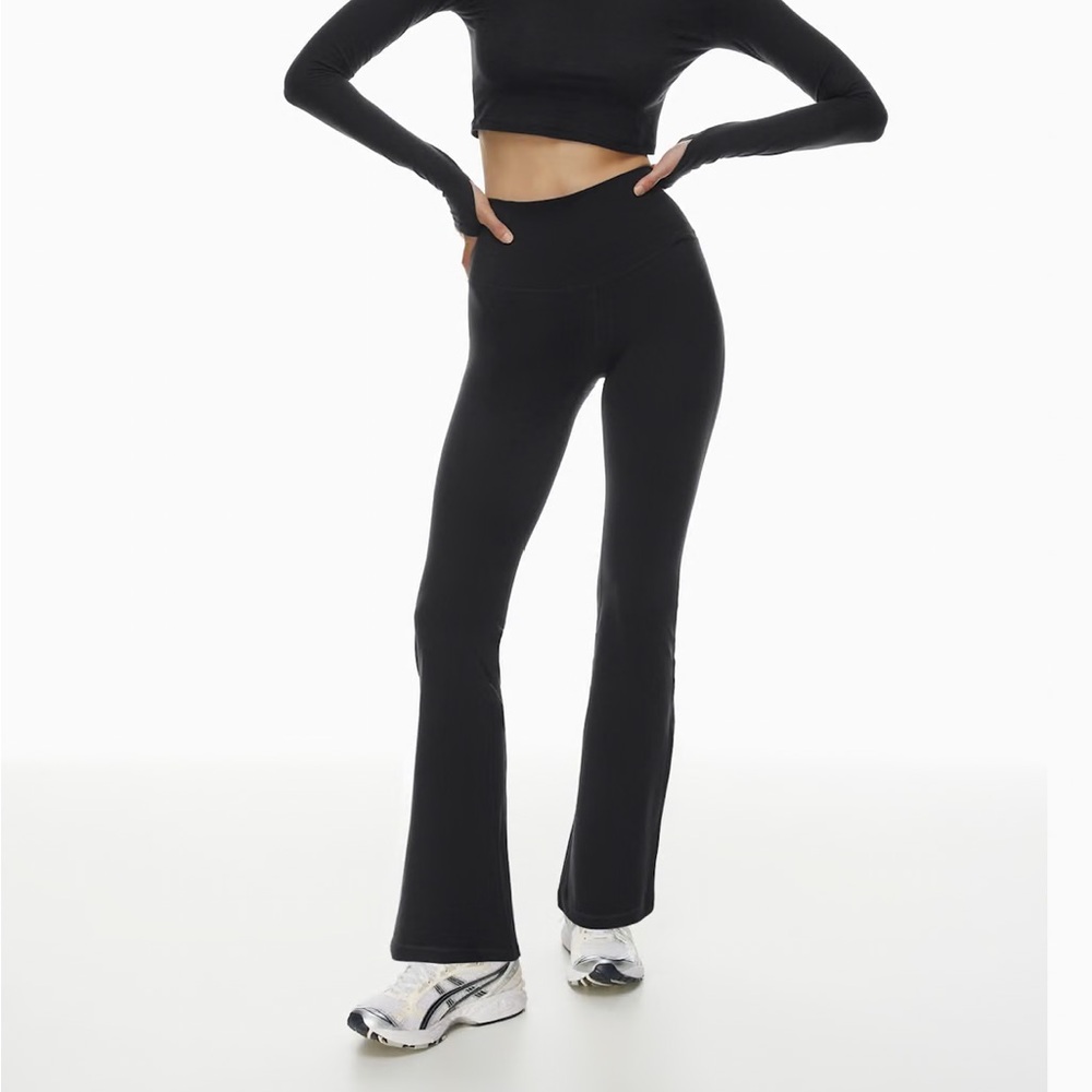 Aritzia | TNA Butter Cheeky High Rise Flared Leggings | Black | Small